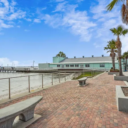 Villa Gulfport Getaway